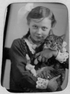 Magda Olidia med kat